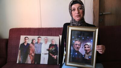 - Hatay'da depremde yıkılan ve eşinin yaşamını yitirdiği binanın enkazından