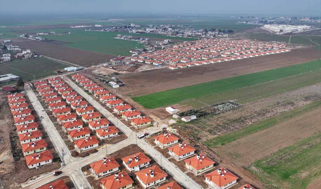 - Hatay'da 16 mahallede yıkılan ikametlerin yerine inşa edilen 692