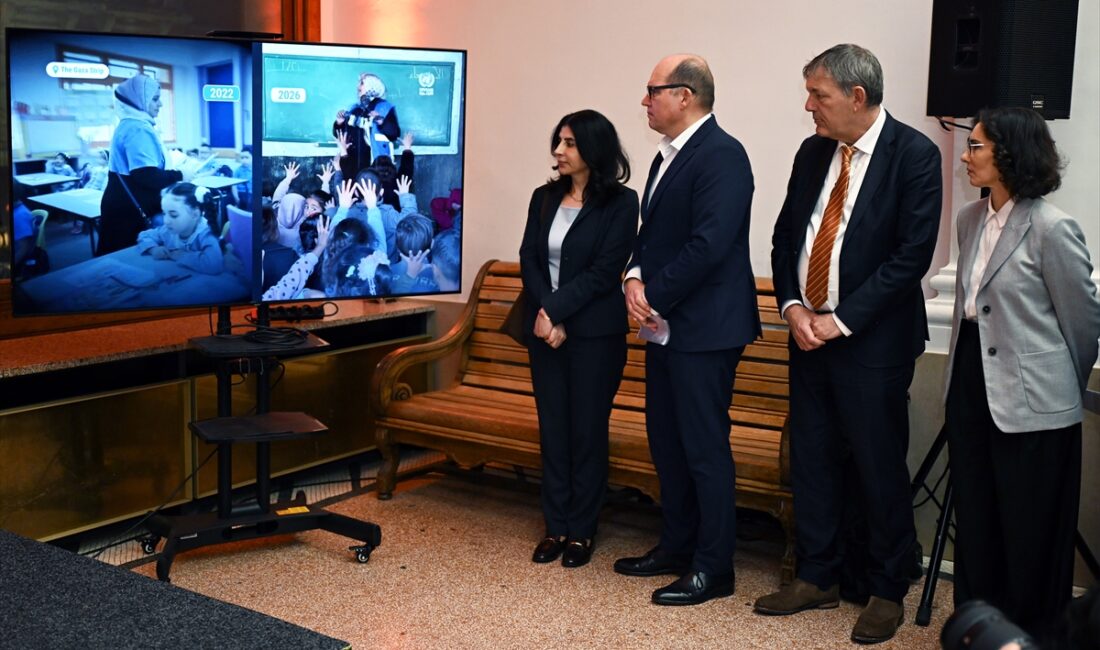 - "Gelecekte hepimizin çok istediği 'barış'tan bahsediyoruz. Biz Avrupa'da 'Ukraynalılar