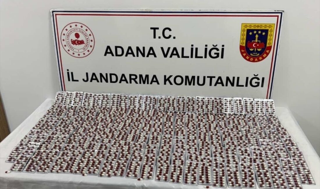 ADANA (AA) – Adana'da bir araçta 5 bin uyuşturucu etkili