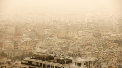 ATİNA (AA) – Yunanistan’ın başkenti Atina'da gökyüzü Afrika tozu etkisiyle