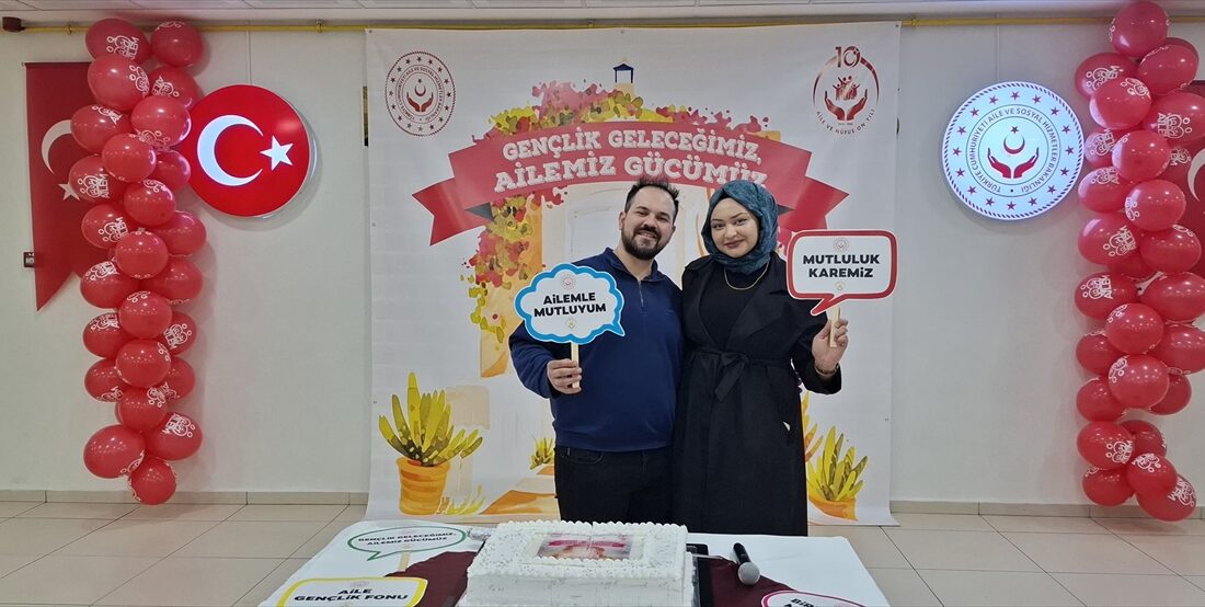 - Aile ve Sosyal Hizmetler Bakanı Mahinur Özdemir Göktaş:
- "Sayın