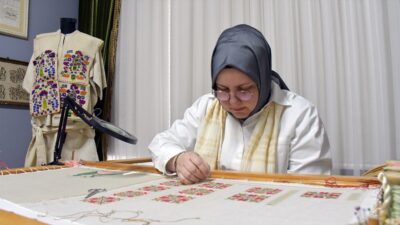 - Çocukluk ve gençlik çağında yaşadığı Kocaeli'de ailesinden miras kalan