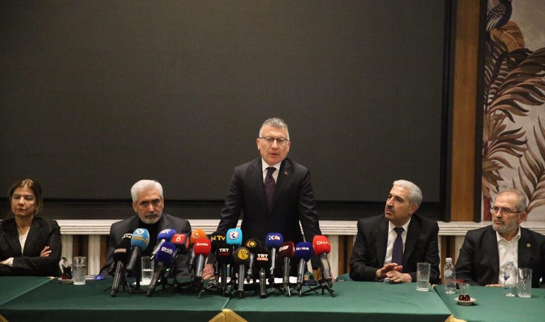 - "(Terörsüz Türkiye) Bir daha bu topraklarda silahın ve şiddetin