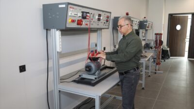 - BTÜ Mekatronik Mühendisliği Bölüm Başkanı Prof. Dr. Ahmet Fenercioğlu:
-