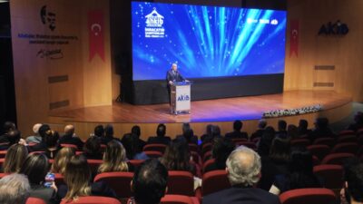 - TİM Başkanı Mustafa Gültepe:
- "Amacımız, Türkiye'yi önümüzdeki dönemlerde ihracat