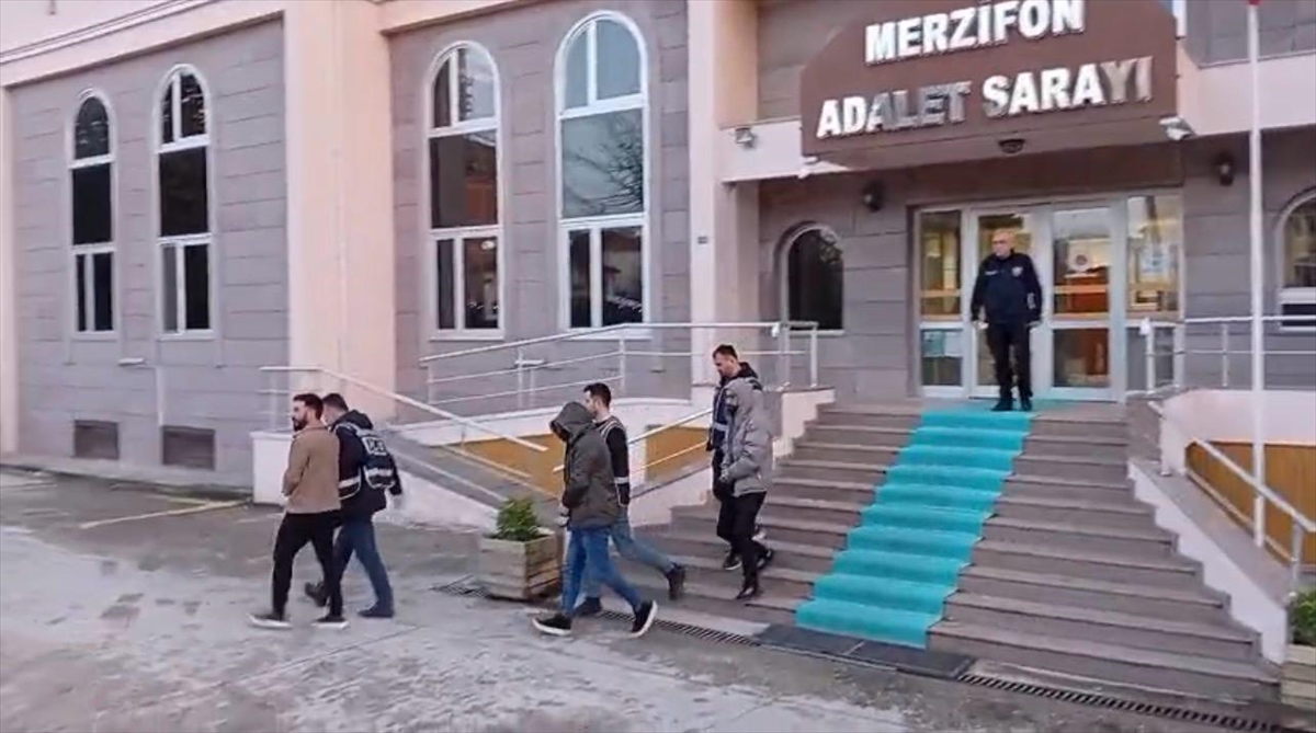 AMASYA (AA) – Amasya'nın Merzifon ilçesinde düzenlenen fuhuş operasyonunda gözaltına