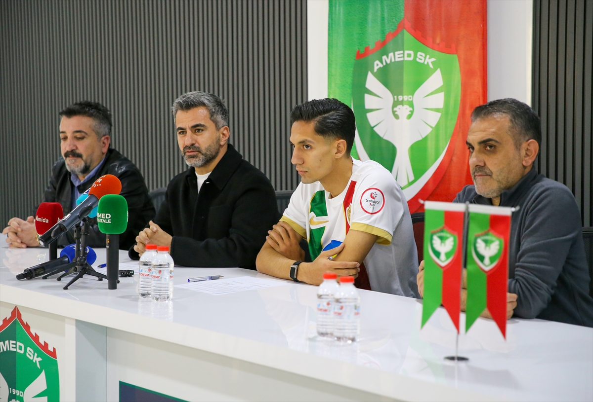 - Amed Sportif Faaliyetler Kulübü Başkanı Nahit Eren:
- "Ara transfer