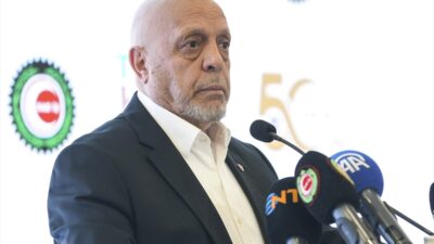 - HAK-İŞ Genel Başkanı Mahmut Arslan:
- "Biz HAK-İŞ'i kadın ve