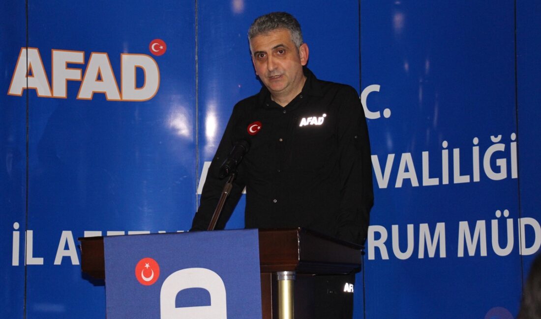 - Vali Hulusi Şahin:
- "Konteyner kentler, hastaneler her şey çok