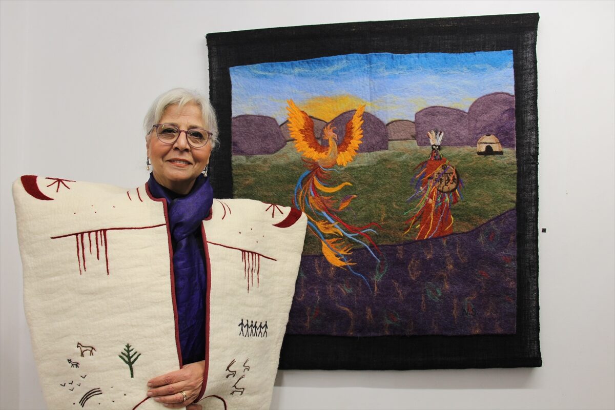 ANTALYA (AA) – Kültür ve Turizm Bakanlığının keçe sanatçısı Nur