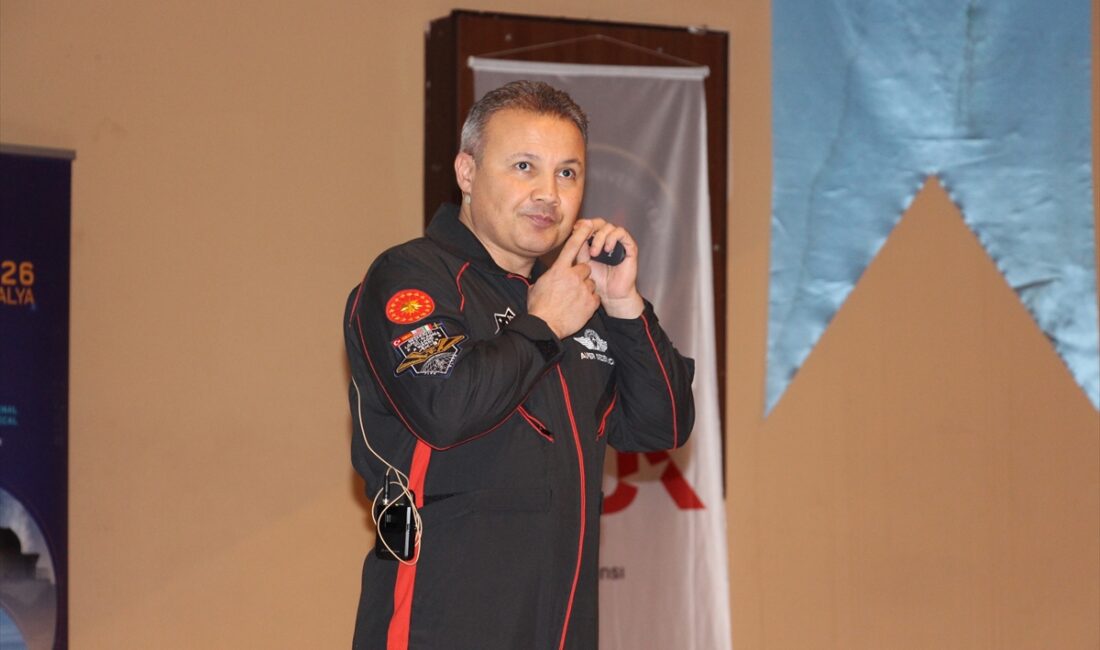 - Türkiye Uzay Ajansı Başkan Yardımcısı Fatih Dulkan:
- "Küresel uzay