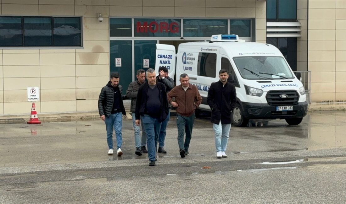 ANTALYA (AA) – Antalya'da yolcu otobüsünün şarampole devrilmesi sonucu hayatını