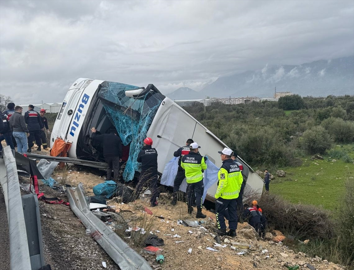 ANTALYA (AA) – Antalya'da yolcu otobüsünün şarampole devrilmesi sonucu ilk
