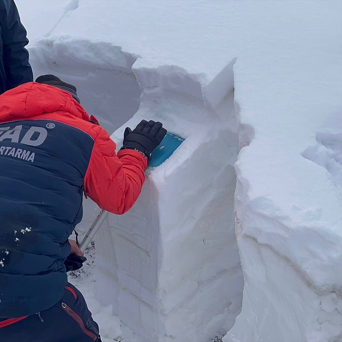 - "Karın akışkan bir yapıya sahip olduğu ve çalışma alanı
