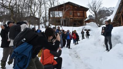 ARTVİN (AA) – Artvin'in Şavşat ilçesinde, Karçal Dağları eteklerinde yer
