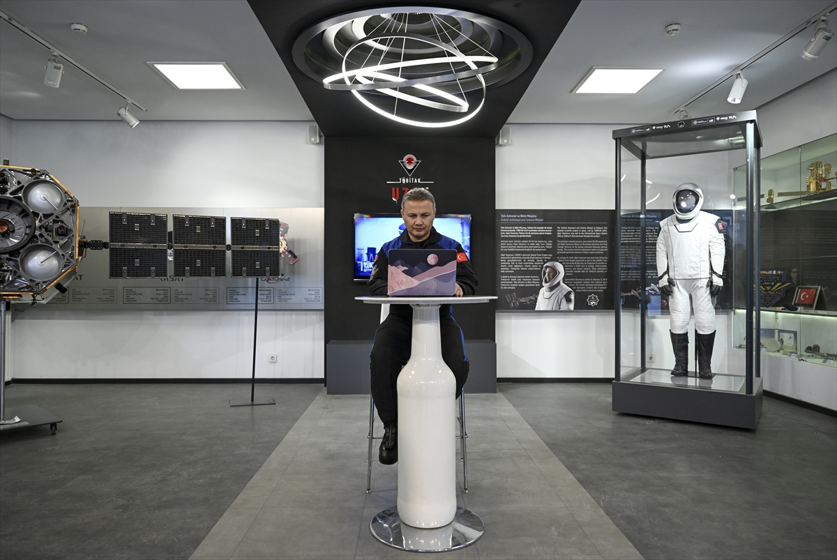 ANKARA (AA) – Astronot Alper Gezeravcı, Anadolu Ajansının (AA) gözünden