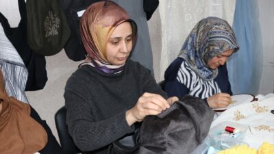 - Gaziantep Hürriyet Sosyal Dayanışma Merkezi'ndeki atölyede bir araya gelen