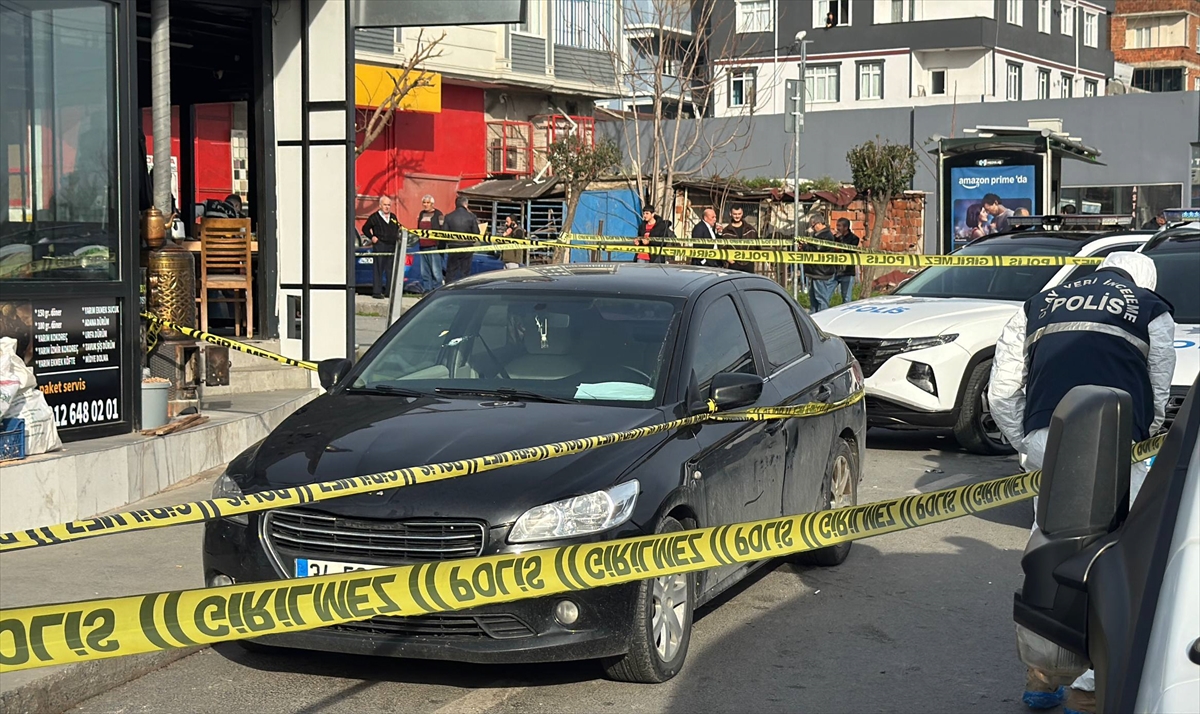 İSTANBUL (AA) – Avcılar'da aracının içerisinde oturan kişi uğradığı silahlı