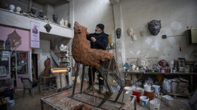 MALATYA (AA) – Malatya'da, babasının çizdiği resimlerden etkilenerek sanata yönelen