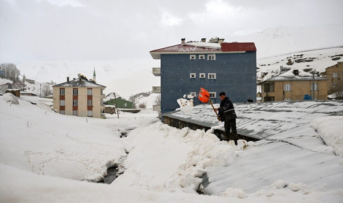 - Van-Bahçesaray kara yolunda 4 ve 5 Şubat 2020'de düşen