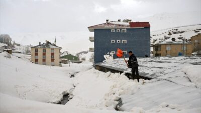 - Van-Bahçesaray kara yolunda 4 ve 5 Şubat 2020'de düşen