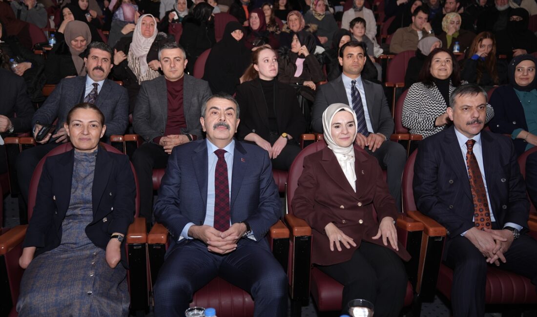 - "Sayın Cumhurbaşkanımızın 'İnsanı yaşat ki devlet yaşasın' vizyonunu esas