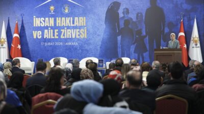 - "Cinsiyetsizleştirme üzerinden, kimlik ve rol kavramlarının bulanıklaştırıldığı küresel bir