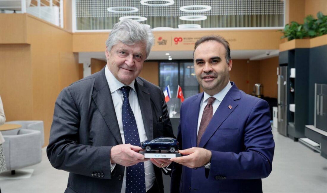 - "Hedefimiz, Türkiye-Fransa arasında daha yüksek katma değerli, teknolojik yetkinlikleri