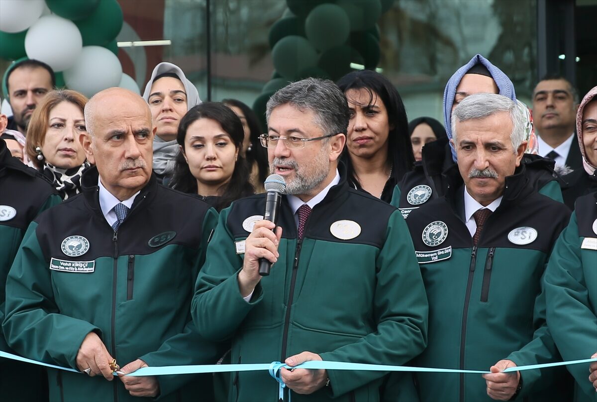 - "Bu memleketin mühendislerinin yaptığı dünyanın kendi kategorisindeki 5. barajı