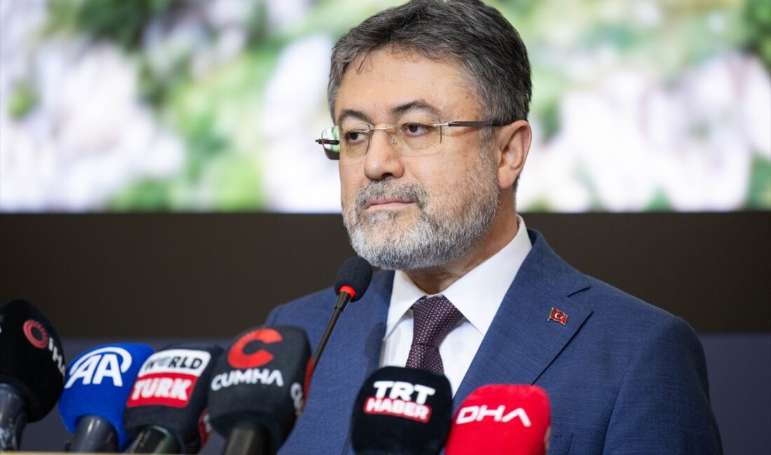 - "Türkiye sahip olduğu maddi ve manevi kaynaklarıyla hedeflerini sürekli