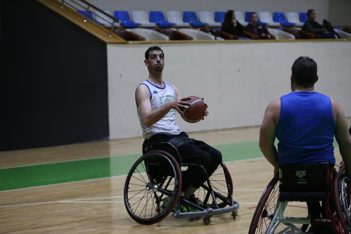 - Takımın Teknik Sorumlusu Alper Şentürk:
- "Bu takımı yıllar sonra