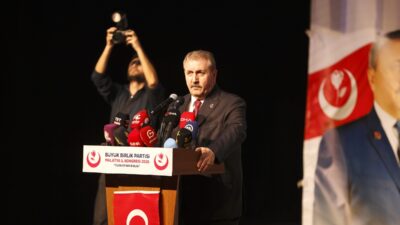 - "Depremi yaşayan bütün il ve ilçelerimiz önemli ölçüde ayağa