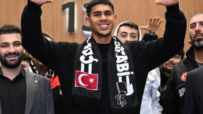 İSTANBUL (AA) – Beşiktaş'ın transfer görüşmelerine başladığını duyurduğu kaleci Devis