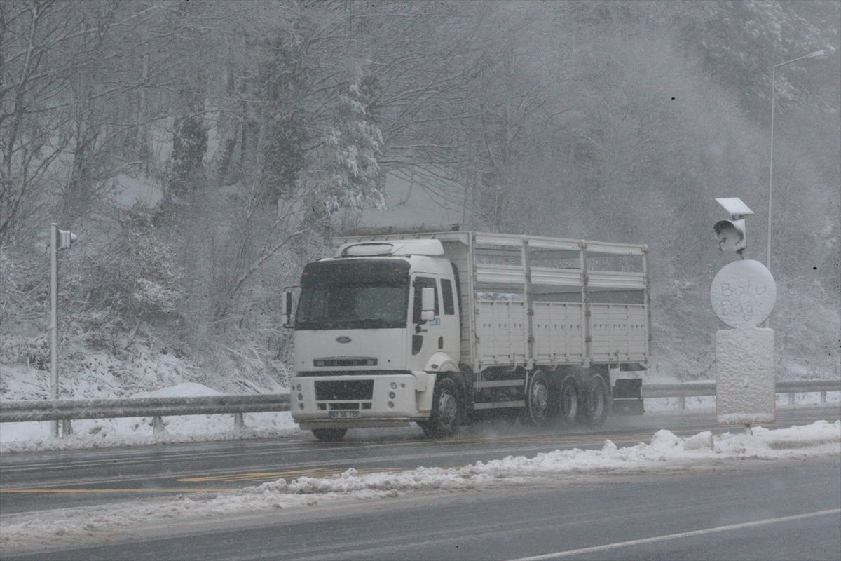 DÜZCE/BOLU (AA) – Anadolu Otoyolu ve D-100 kara yolunun Bolu