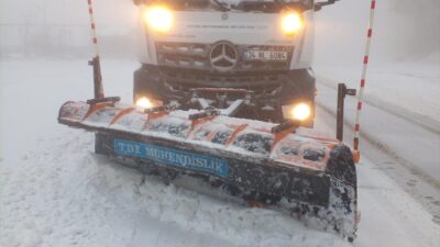 BOLU/KOCAELİ (AA) – Bolu ve Kocaeli'nin yüksek kesimlerinde kar yağışı