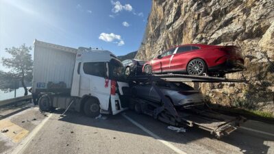 BURDUR (AA) – Burdur'un Bucak ilçesinde meydana gelen trafik kazasında