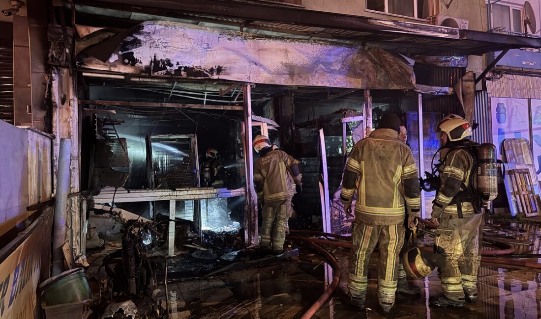 BURSA (AA) – Bursa'nın Osmangazi ilçesinde bir iş yerinde çıkan