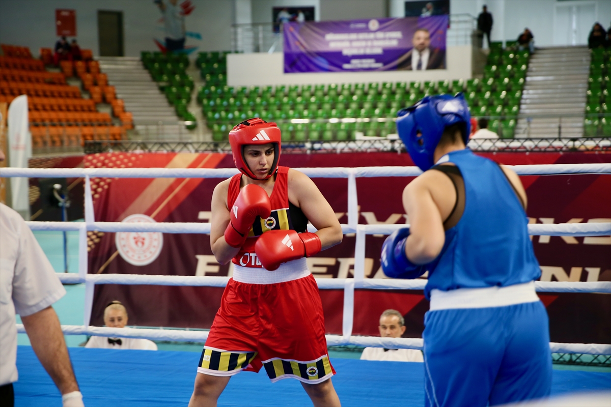 - Milli boksör:
- "Asıl hedefimiz 2028 yılındaki olimpiyatlar, oraya da