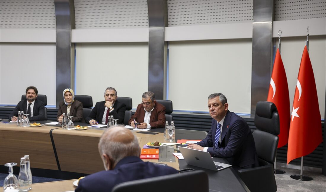 ANKARA (AA) – CHP Genel Başkanı Özgür Özel, Diyarbakır Kent