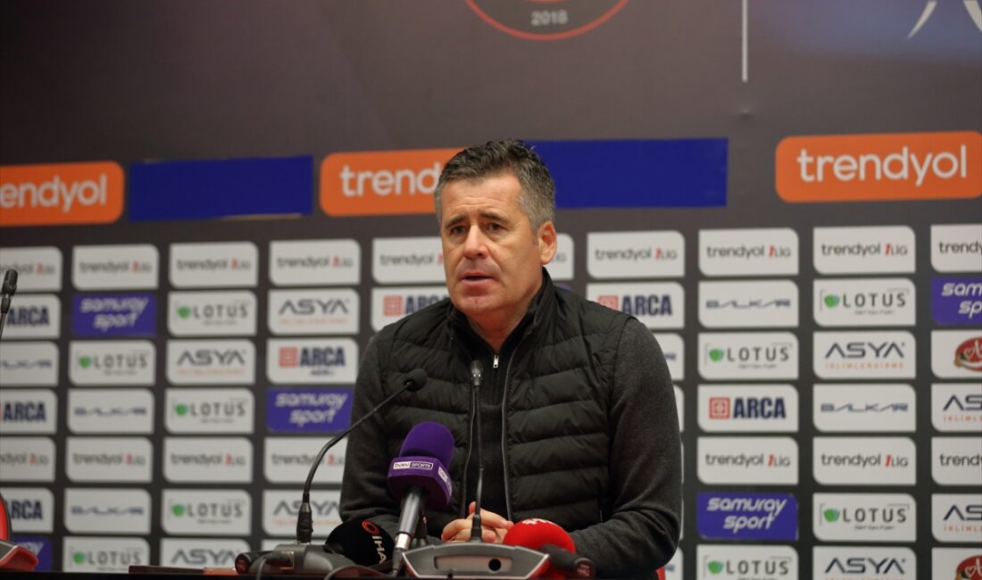 - Arca Çorum FK Teknik Direktörü Hüseyin Eroğlu:
"VAR'dan gelen kararlar