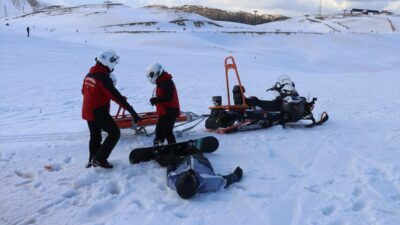 ISPARTA (AA) – Isparta'da kış turizminin önemli merkezlerinden Davraz Kayak