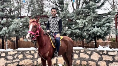 - Siirt'te ata mesleği atçılığı yaşatmak isteyen 27 yaşındaki Berkan