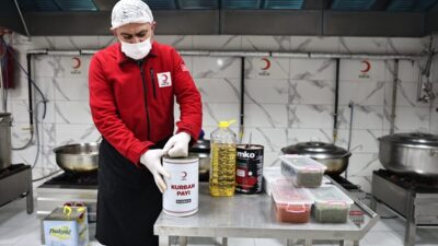 - 6 Şubat depremlerinde Adıyaman'daki evi yıkılan aşçı Ramazan Teke,