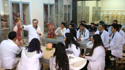 - Dicle Üniversitesi Tıp Fakültesinde okuyan öğrenciler, Anatomi Ana Bilim