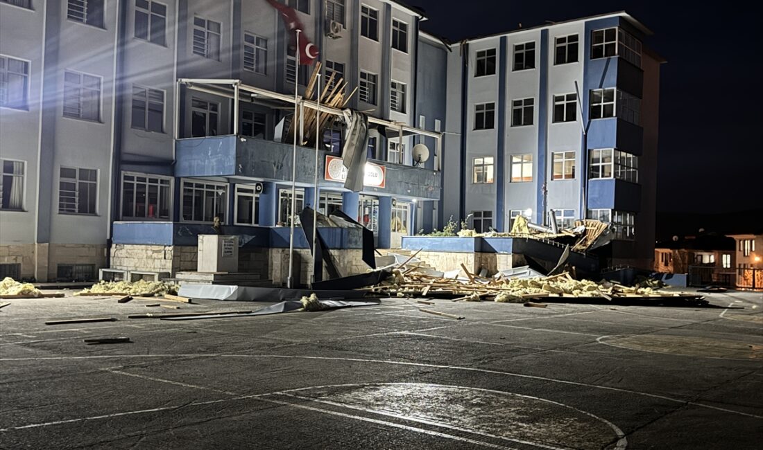 - İl Milli Eğitim Müdürü Gülşen Özer:
- "Bir gün süreyle