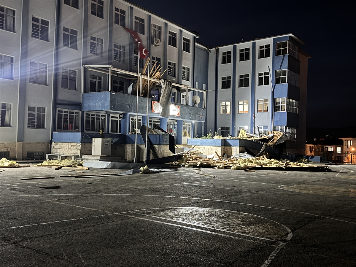 - İl Milli Eğitim Müdürü Gülşen Özer:
- "Bir gün süreyle