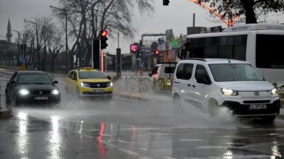 EDİRNE (AA) – Edirne ve Kırklareli'nde sağanak etkili oldu. Edirne'de