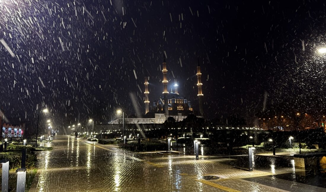 EDİRNE (AA) – Edirne'de dün akşam saatlerinden bu yana etkili
