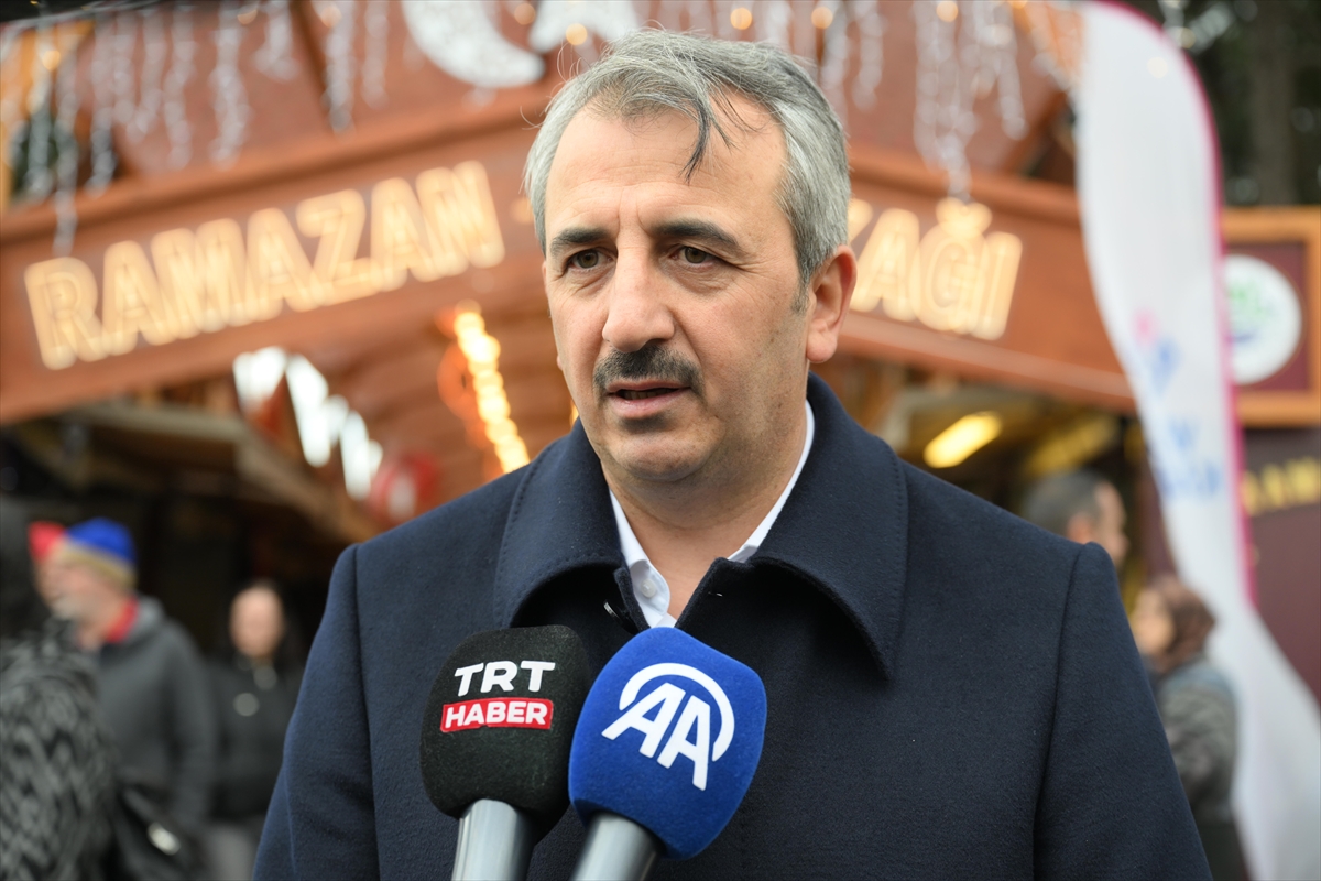 - Vali Yunus Sezer:
- "On binlerce insan ziyaret ediyor ve